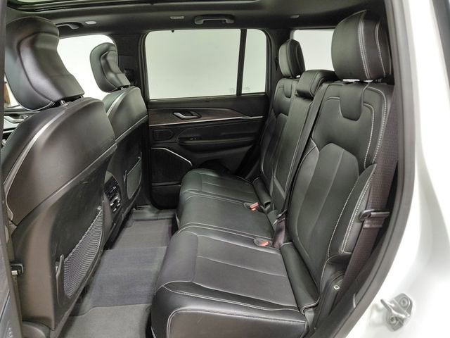 2023 Jeep Grand Cherokee Overland 4x4