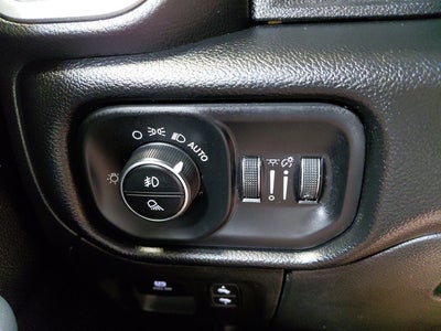 2019 RAM 1500 Big Horn/Lone Star Crew Cab 4x4 5'7" Box