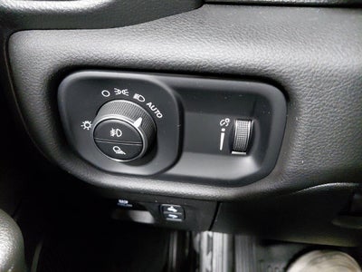 2025 RAM 1500 Big Horn Crew Cab 4x4 5'7" Box
