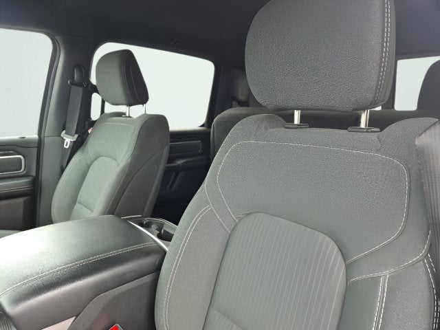 2020 RAM 1500 Big Horn Crew Cab 4x4 5'7" Box