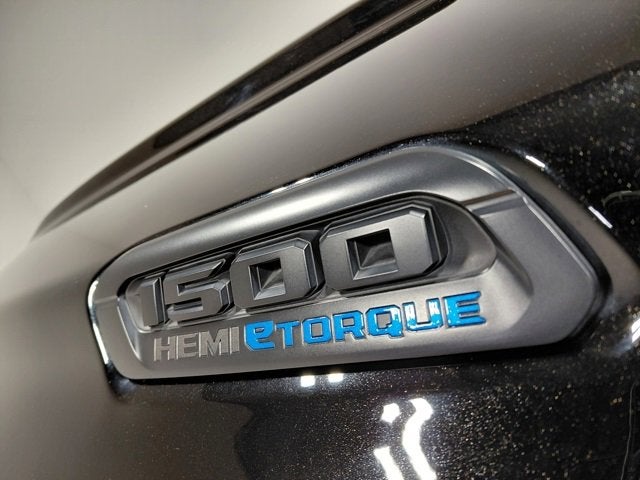 2023 RAM 1500 Big Horn Crew Cab 4x4 5'7" Box