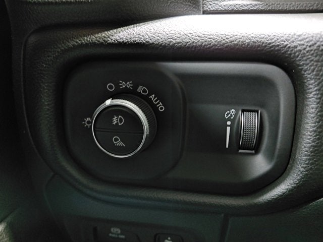 2023 RAM 1500 Big Horn Crew Cab 4x4 5'7" Box