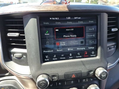 2020 RAM 1500 Laramie Crew Cab 4x4 5'7" Box