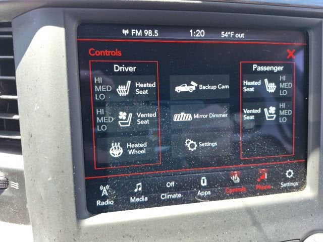 2020 RAM 1500 Laramie Crew Cab 4x4 5'7" Box