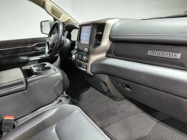 2020 RAM 1500 Laramie Crew Cab 4x4 5'7" Box