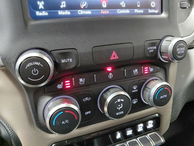 2020 RAM 1500 Laramie Crew Cab 4x4 5'7" Box