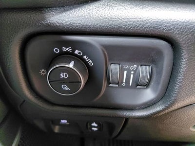 2020 RAM 1500 Laramie Crew Cab 4x4 5'7" Box