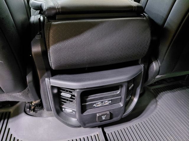 2020 RAM 1500 Laramie Crew Cab 4x4 5'7" Box