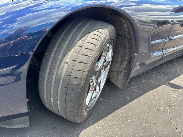 2001 Chevrolet Corvette Base