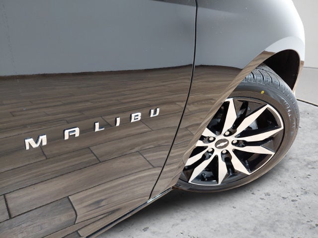 2016 Chevrolet Malibu 2LT - Photo 10