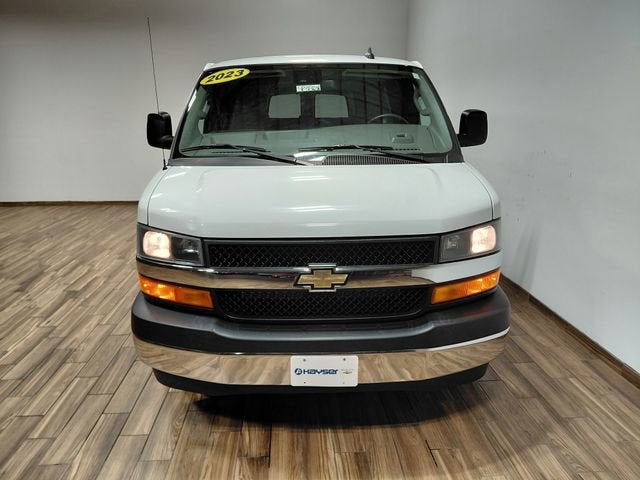 2023 Chevrolet Express Passenger 3500 1LT