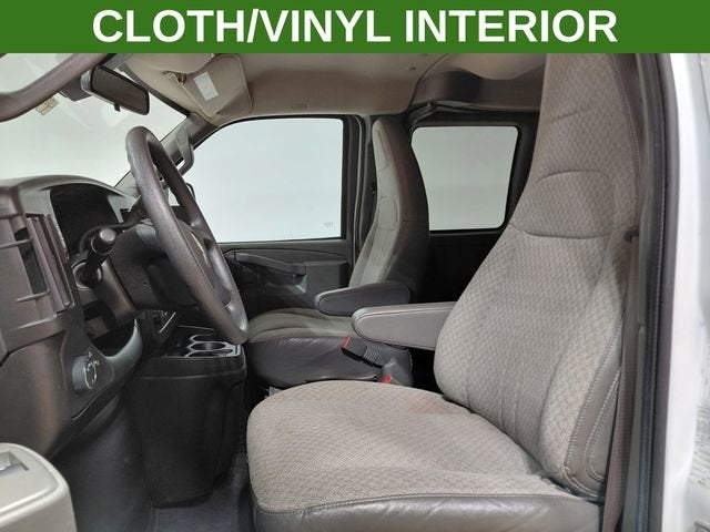 2023 Chevrolet Express Passenger 3500 1LT