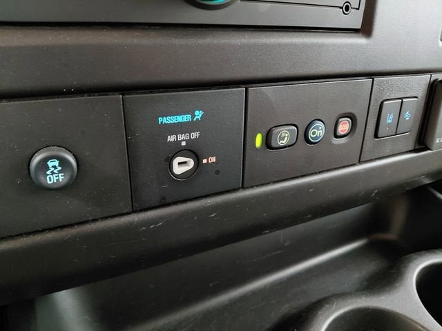 2023 Chevrolet Express Passenger 3500 1LT