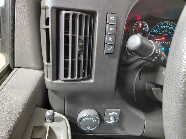 2023 Chevrolet Express Passenger 3500 1LT