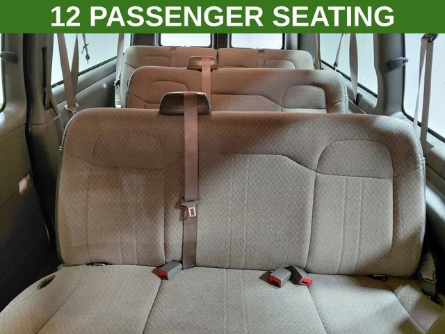 2023 Chevrolet Express Passenger 3500 1LT