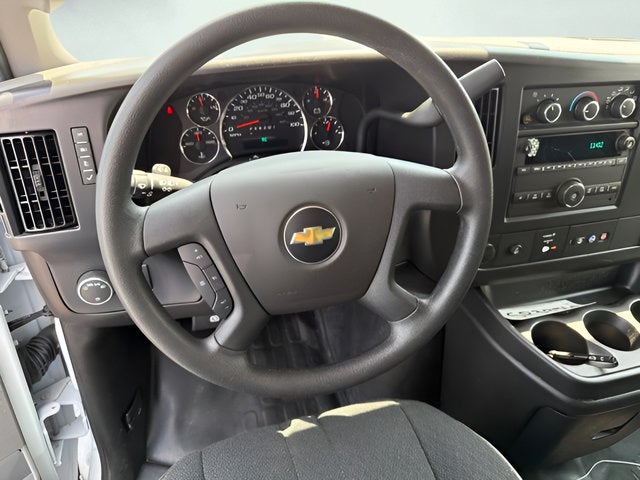 2025 Chevrolet Express Cargo WT