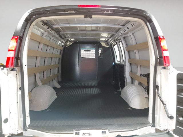 2025 Chevrolet Express Cargo WT