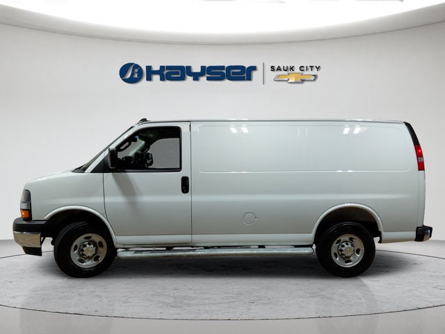 2025 Chevrolet Express Cargo WT