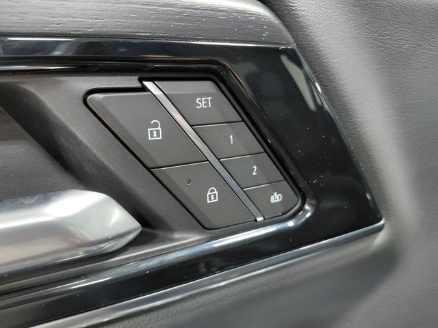 2025 GMC Yukon Denali - Photo 13