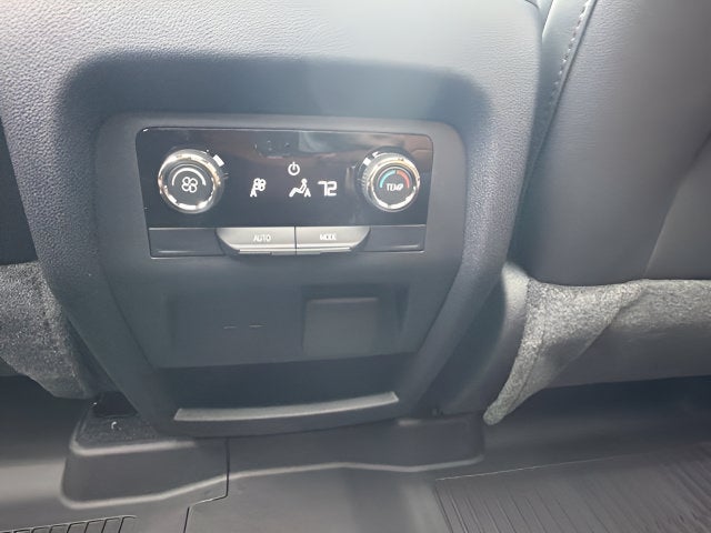 2027 Chevrolet Traverse Z71 - Photo 12