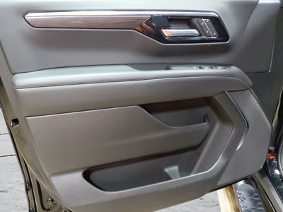 2025 Chevrolet Suburban Z71