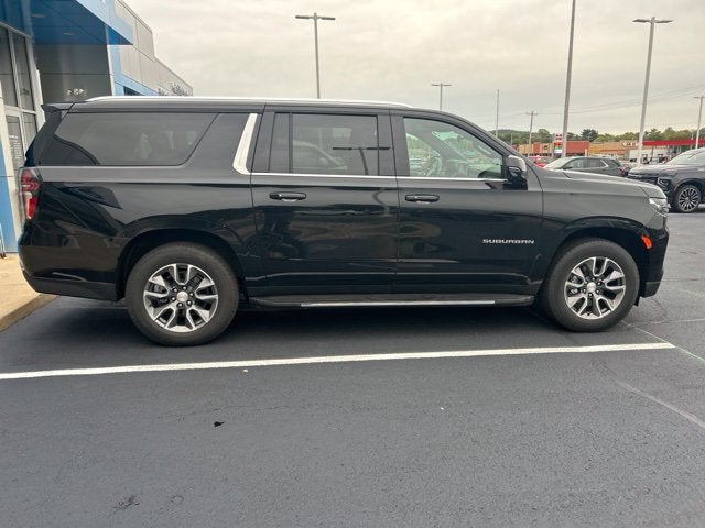 2023 Chevrolet Suburban LT