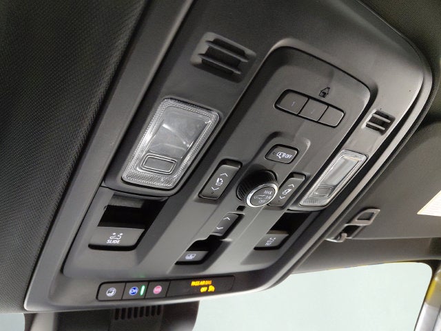 2024 Chevrolet Suburban Z71 - Photo 40
