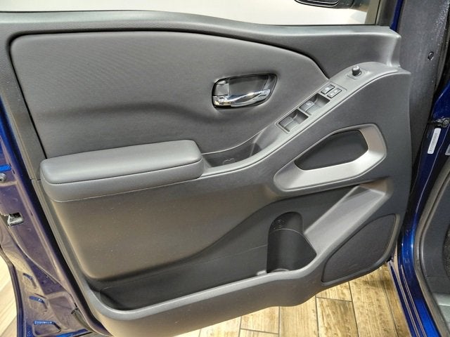 2022 Nissan Frontier Crew Cab SV 4x4