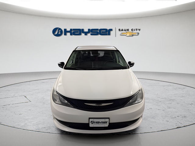 2024 Chrysler Voyager LX