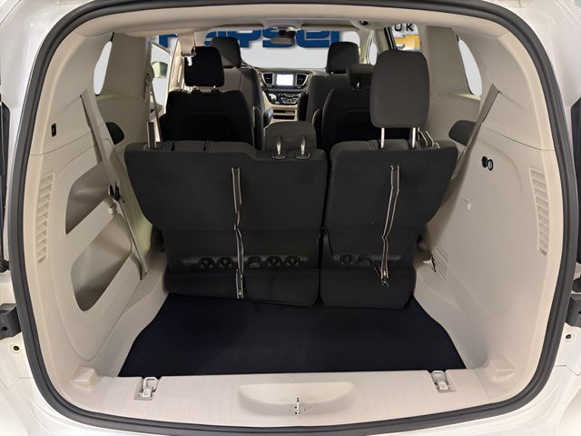 2024 Chrysler Voyager LX