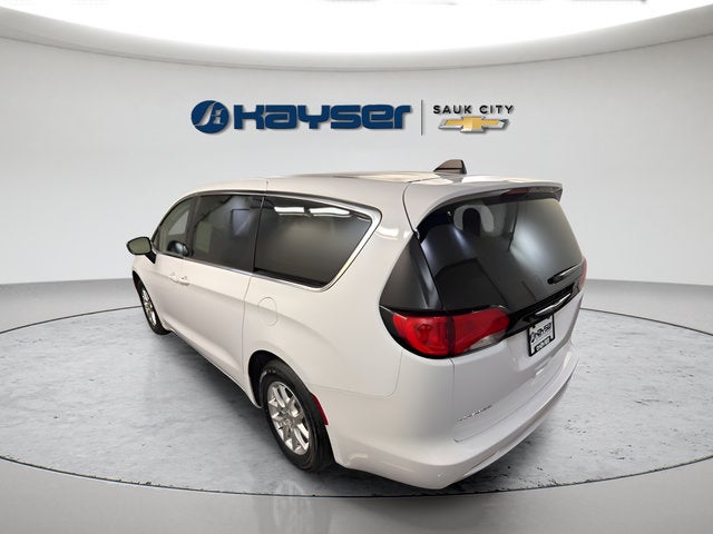 2024 Chrysler Voyager LX