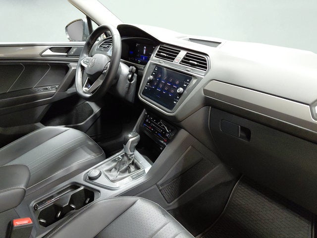 2022 Volkswagen Tiguan SE - Photo 13