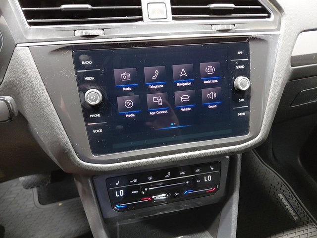 2022 Volkswagen Tiguan SE - Photo 26