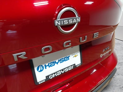 2025 Nissan Rogue SV