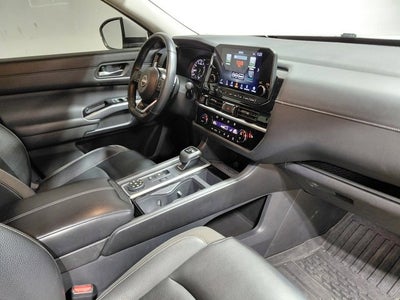 2023 Nissan Pathfinder SL 4WD