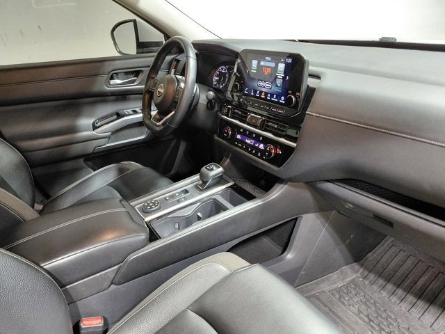 2023 Nissan Pathfinder SL 4WD