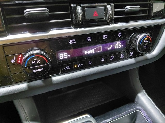 2023 Nissan Pathfinder SL 4WD