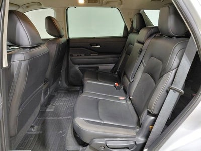 2023 Nissan Pathfinder SL 4WD