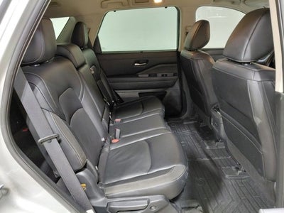 2023 Nissan Pathfinder SL 4WD