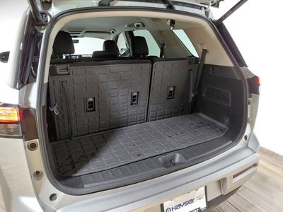 2023 Nissan Pathfinder SL 4WD