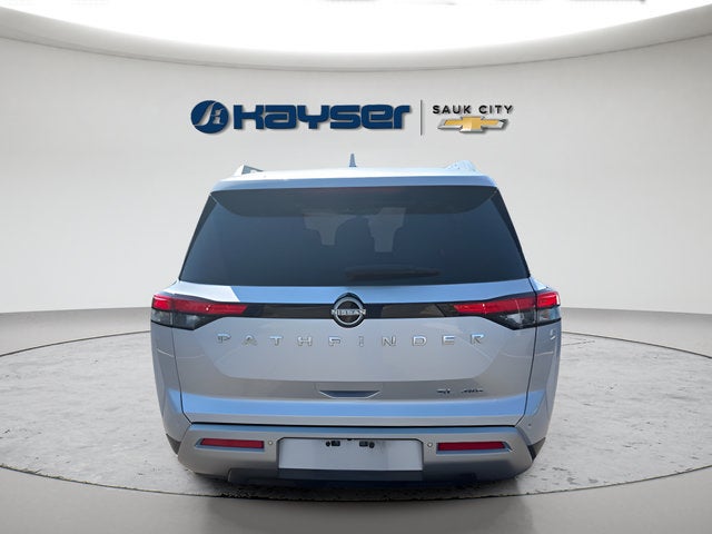 2025 Nissan Pathfinder SL