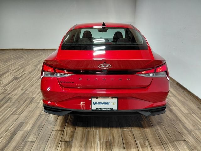 2022 Hyundai Elantra SE