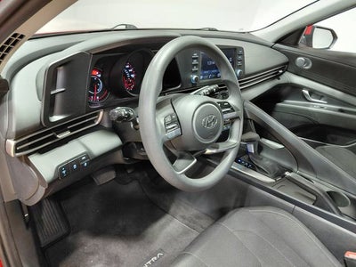 2022 Hyundai Elantra SE