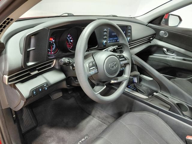 2022 Hyundai Elantra SE