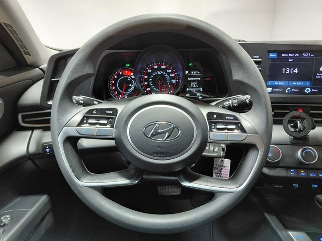 2022 Hyundai Elantra SE