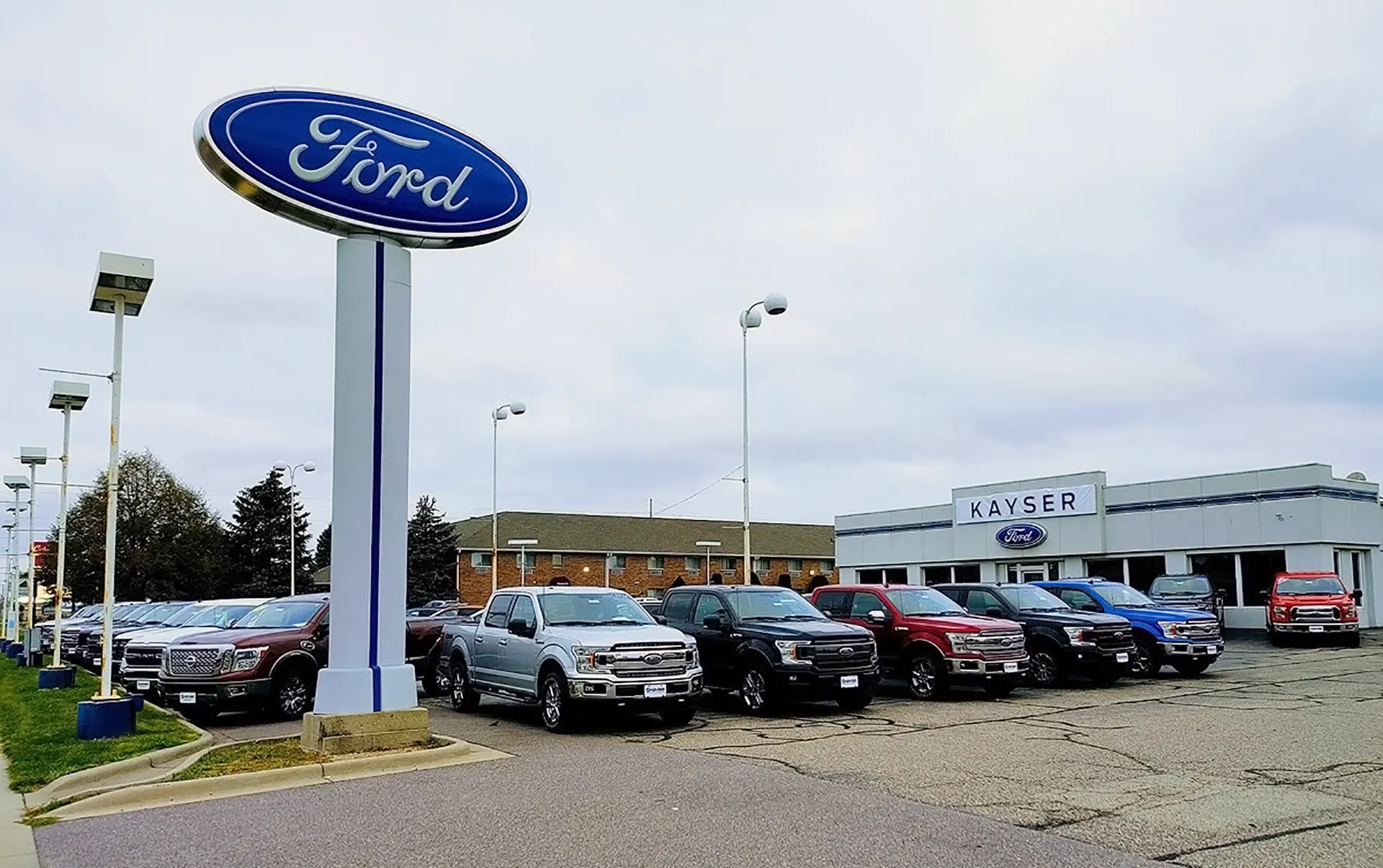 Kayser Chevrolet front of dealership